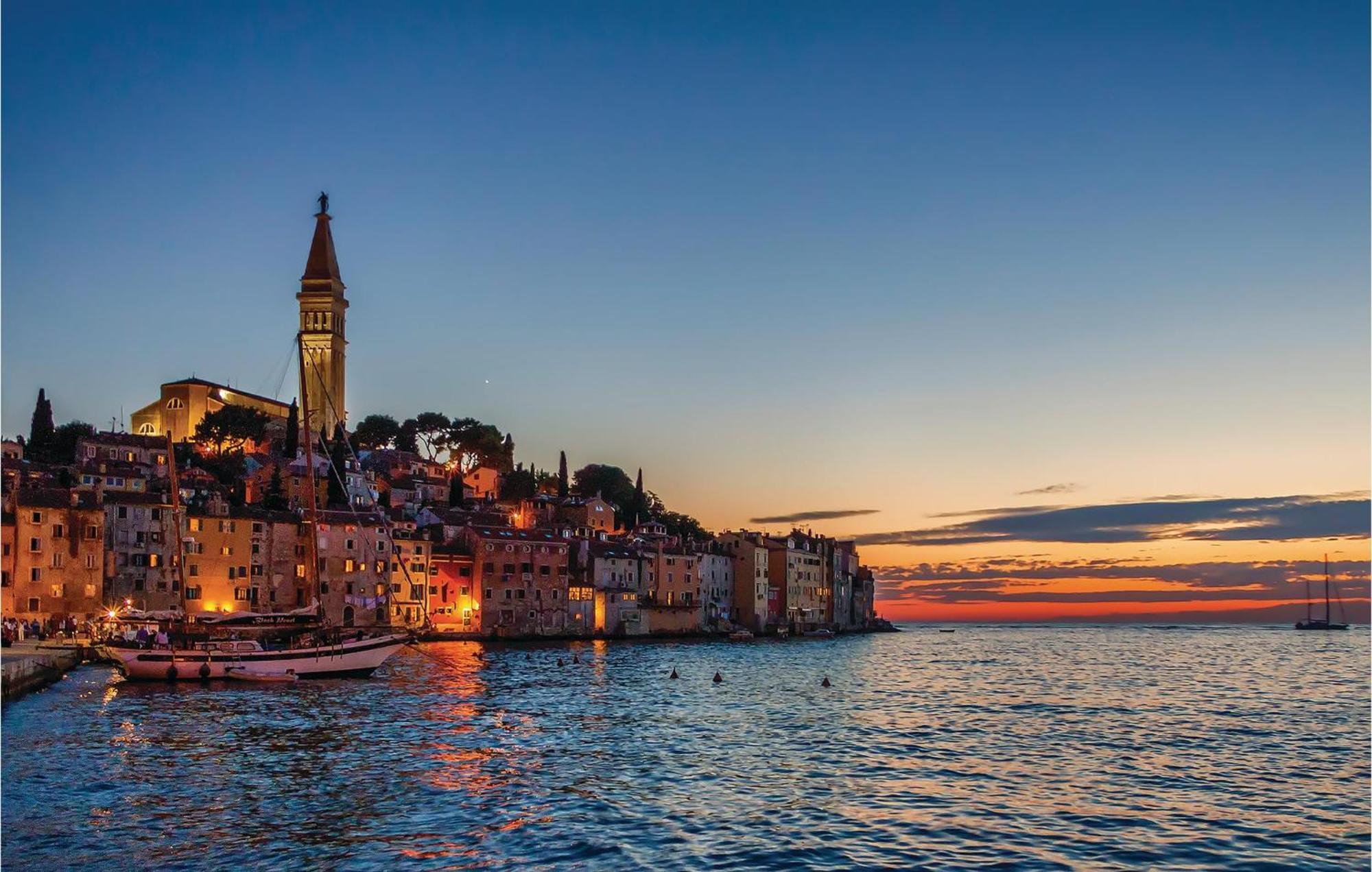 Amazing Apartment In Rovinj With Wifi Exterior photo